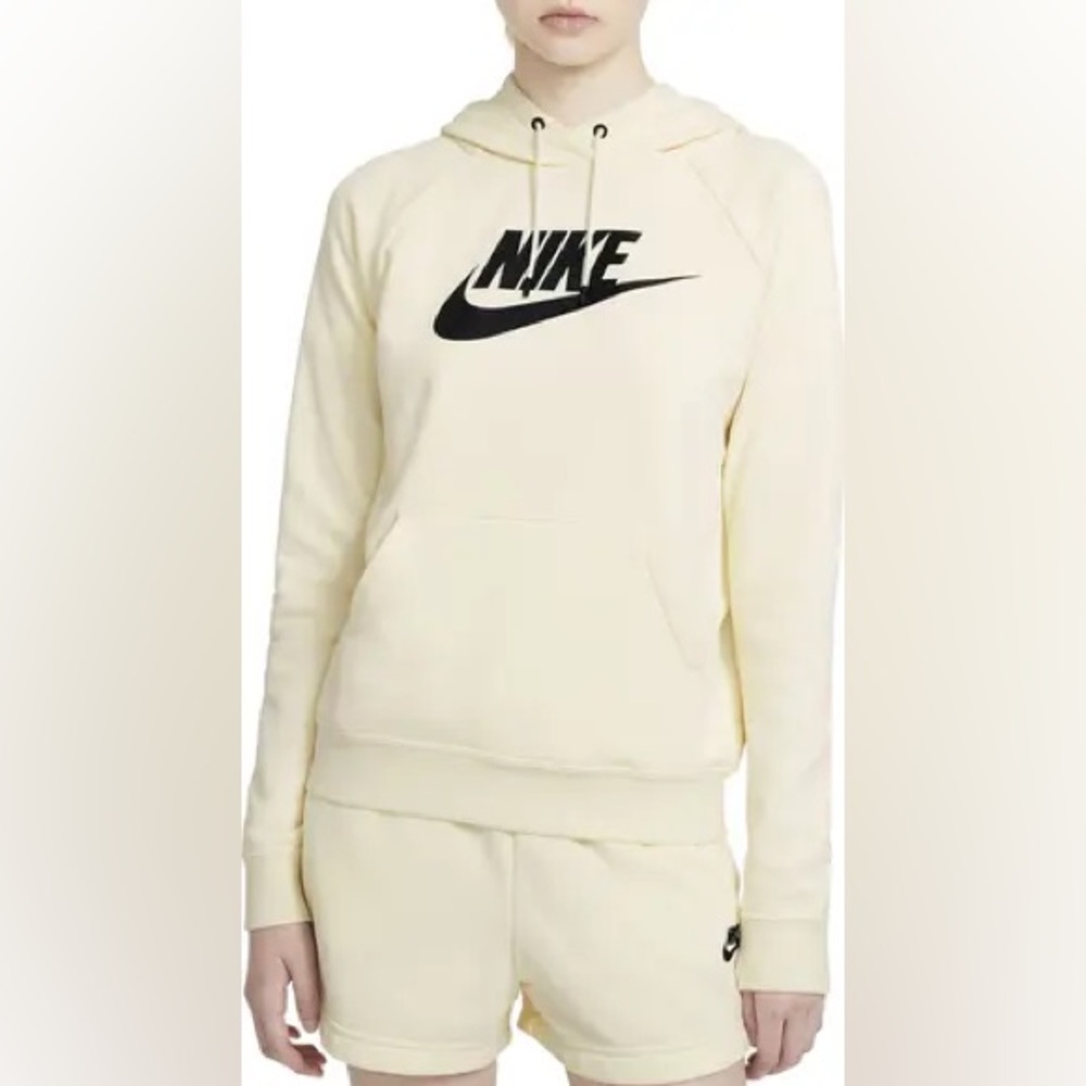 NWOT Nike Sportswear Essential Fleece Pullover Hoodie Womens Size Medium